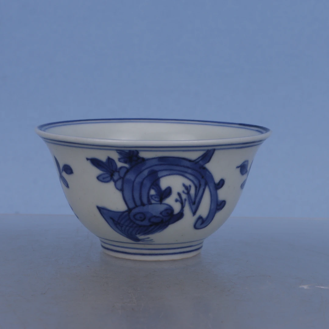 Lot409   明   青花压手杯    