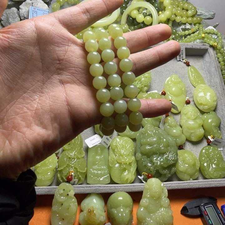 非金属新疆黄口卡10手串