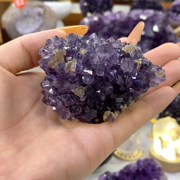 未镶嵌水晶大型摆件（非配饰）