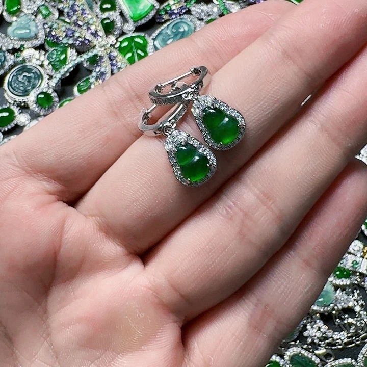 翡翠颈饰未镶嵌天然A货翡翠放漏