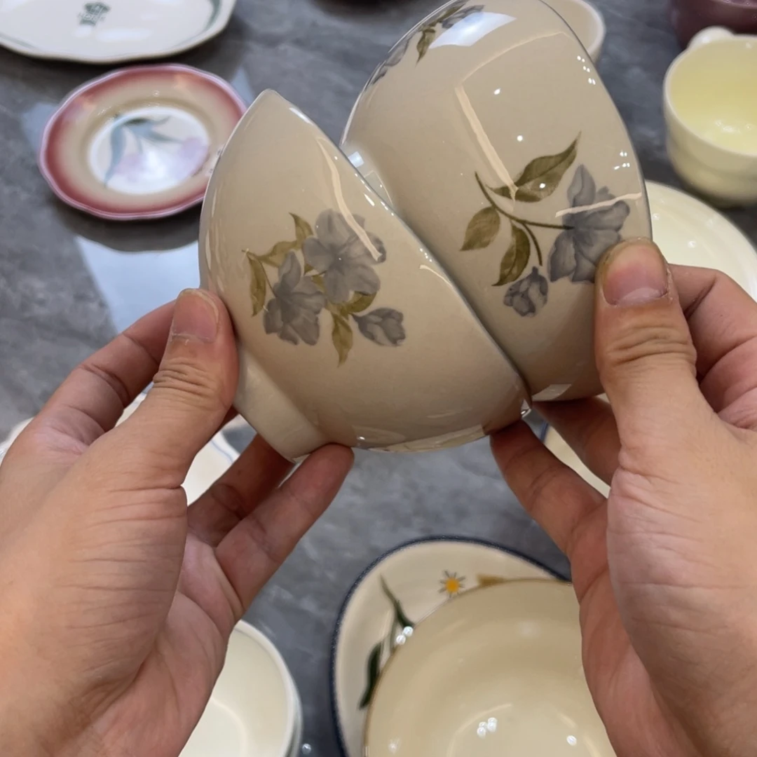陶瓷微瑕餐具介意勿拍，满18飞！