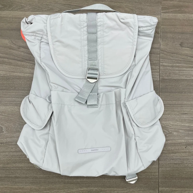 HS3742 2025新款男女同款户外运动休闲耐磨翻盖式旅行双肩包