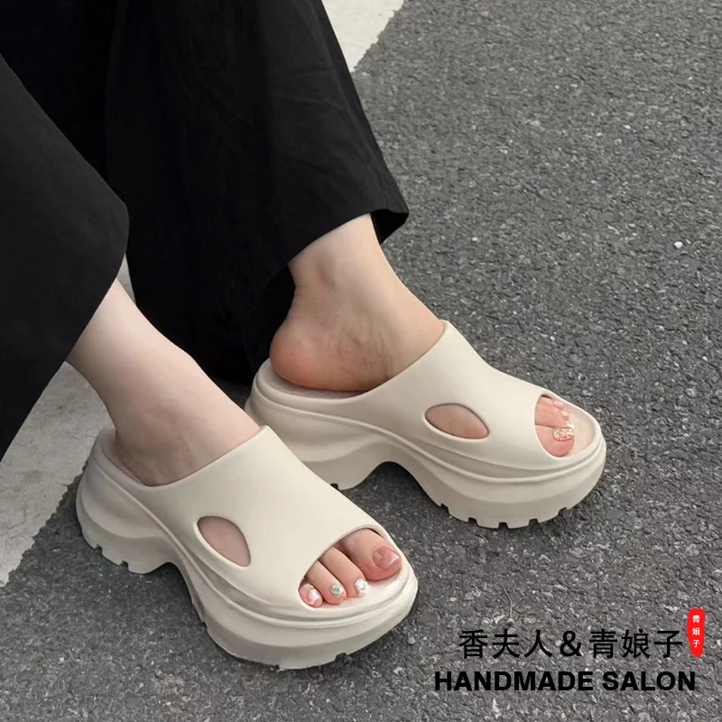 青娘子-2025新款厚底增高女士可外穿休闲一字凉拖鞋-60834