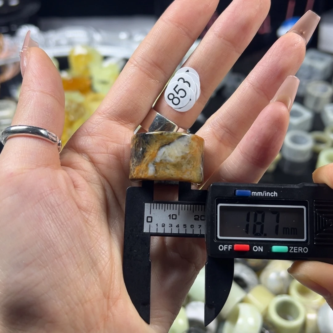 蛇纹石玉未镶嵌戒指