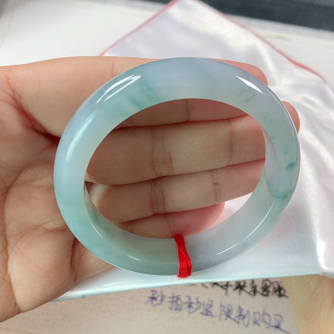 未镶嵌手镯翡翠 需包容裂纹 ⑧④
