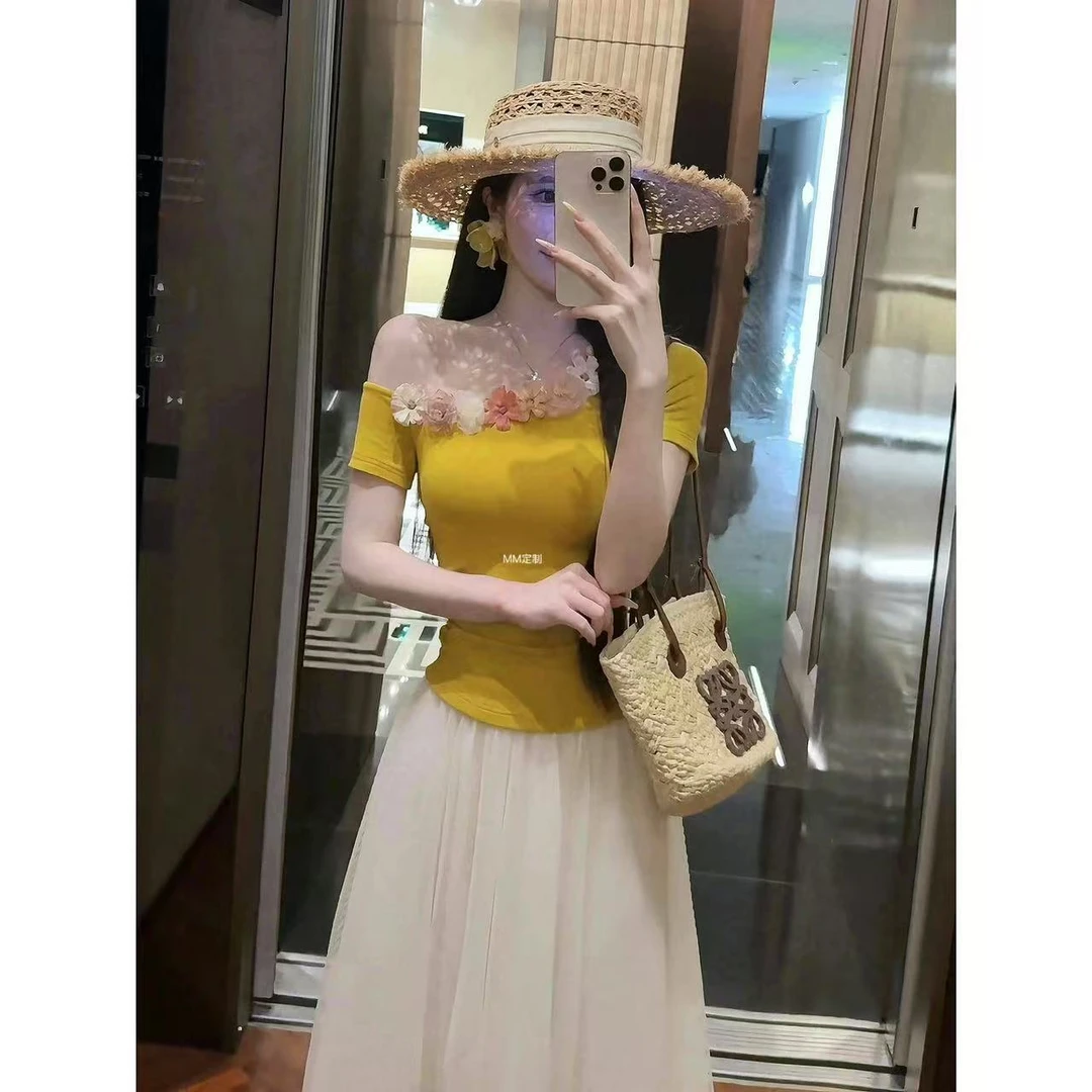 【秘密花园】一眼明媚 立体花花斜肩显瘦上衣A396