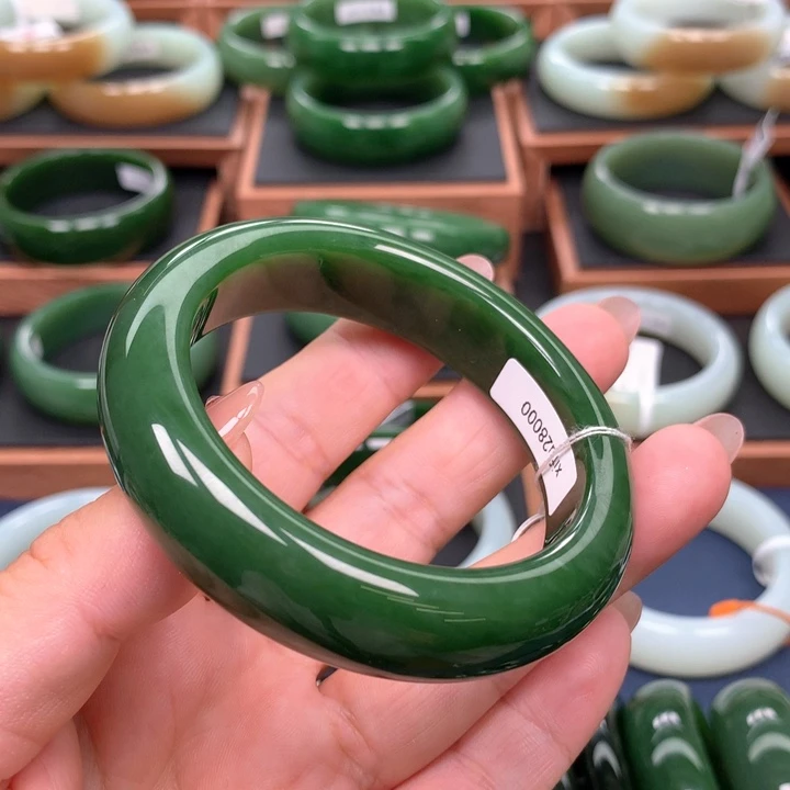 和田玉（碧玉）手镯未镶嵌5455圈口