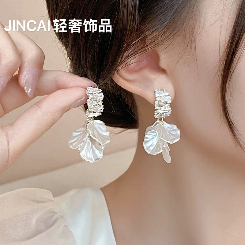 合金耳饰 JINCAI轻奢饰品流苏白色花朵耳环