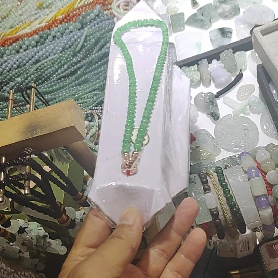 颈饰未镶嵌翡翠撸玉有约//缅甸天然翡翠满阳果绿珠链