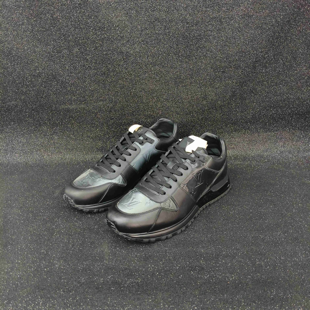 99新 LouisVuitton/路易威登 6.5/40.5码runaway 黑色浮雕休闲鞋