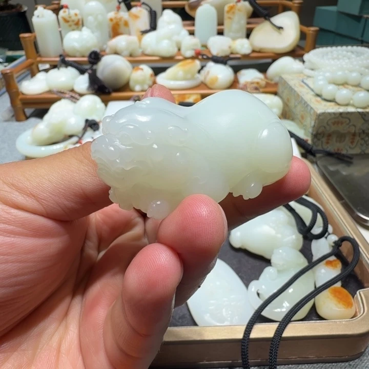 和田玉未镶嵌项链