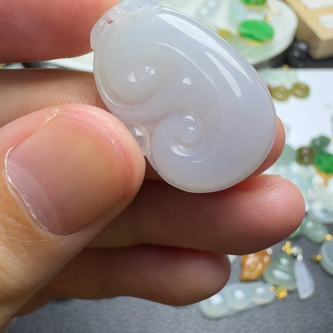 颈饰未镶嵌翡翠如意