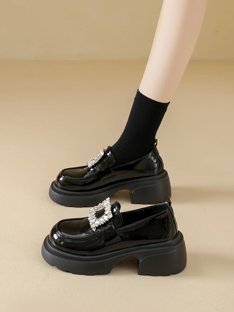 英伦风方钻乐福鞋女秋季新款小个子粗跟厚底单鞋一脚蹬漆面小皮鞋