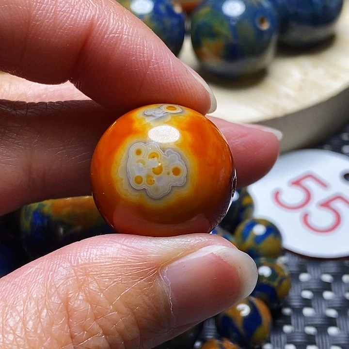 孟***人玛瑙/玉髓未镶嵌颈饰