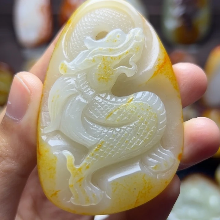 和田玉未镶嵌颈饰