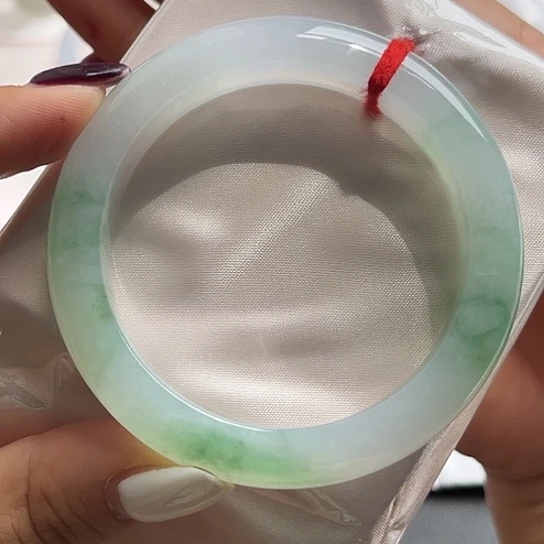 翡翠未镶嵌手镯53.5。