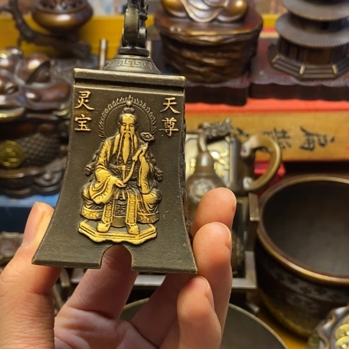 铜器摆件做工精良