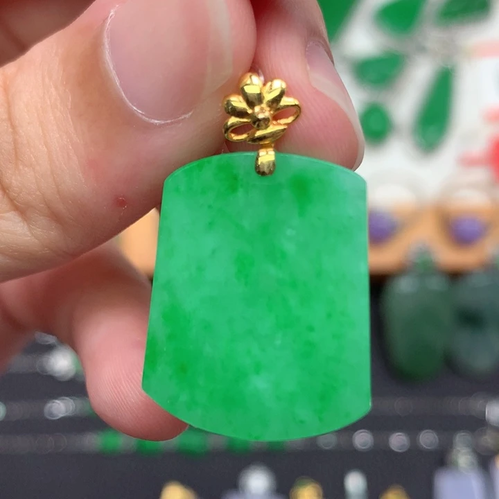 颈饰18K金镶嵌翡翠翡翠