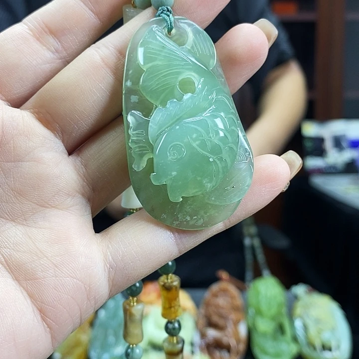 蛇纹石玉吊坠未镶嵌