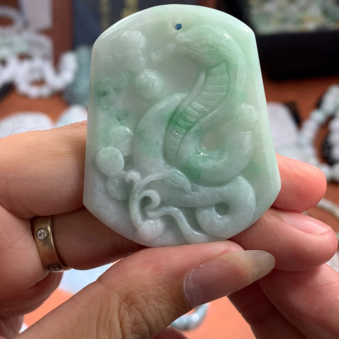 翡翠未镶嵌颈饰翡翠