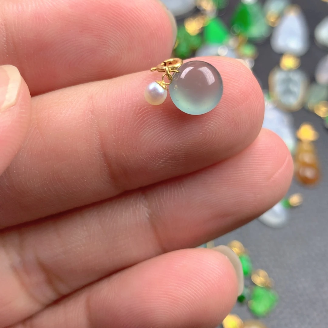 【闪购商品】颈饰18K金镶嵌翡翠翡翠