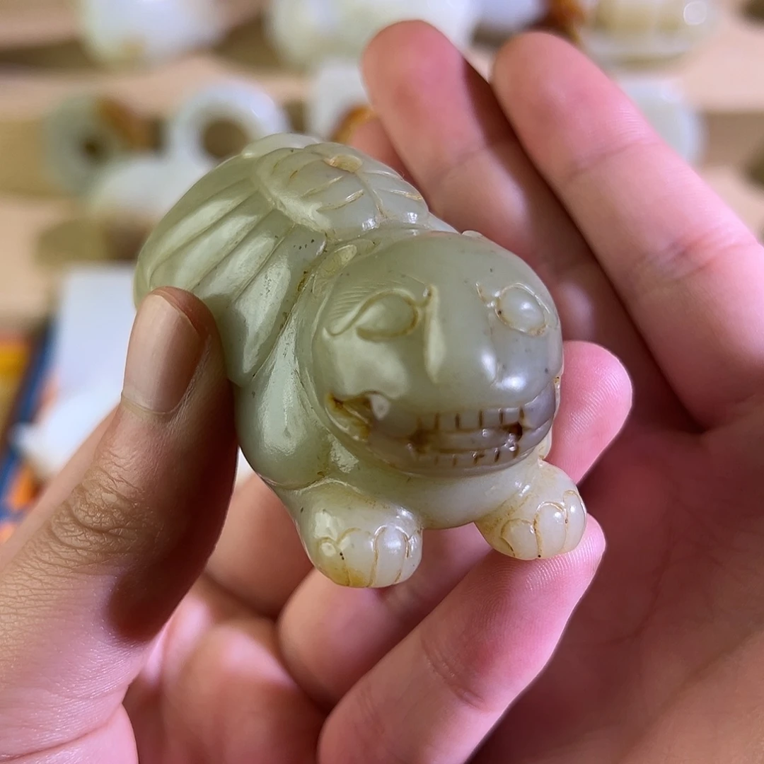 千***鹰和田玉未镶嵌颈饰