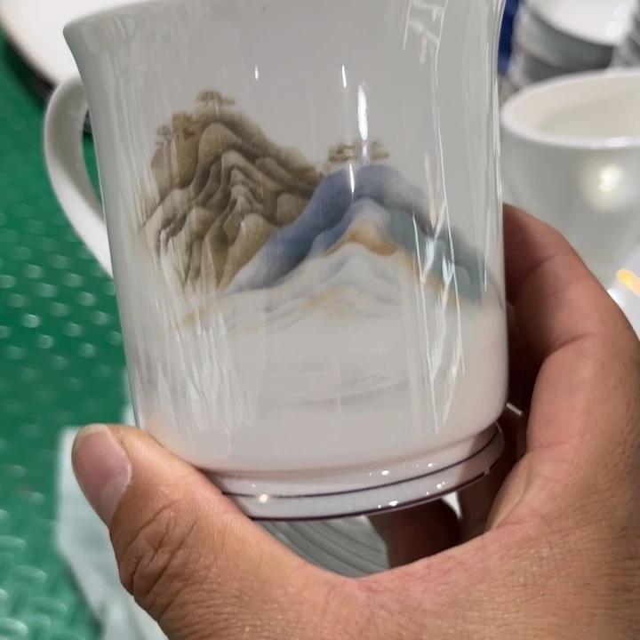 瓷片杯子二个哇瑟