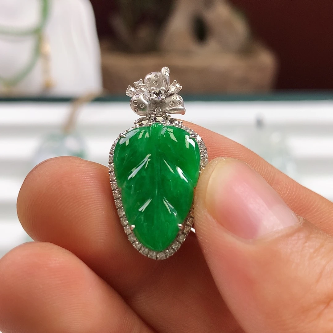 翡翠18K金镶嵌颈饰天然缅甸翡翠