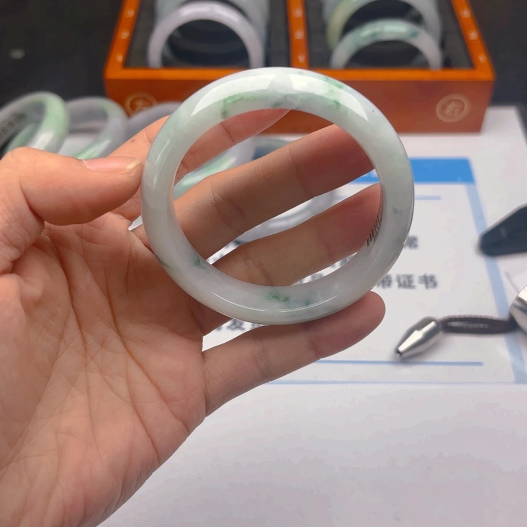 翡翠未镶嵌手镯5657. 4