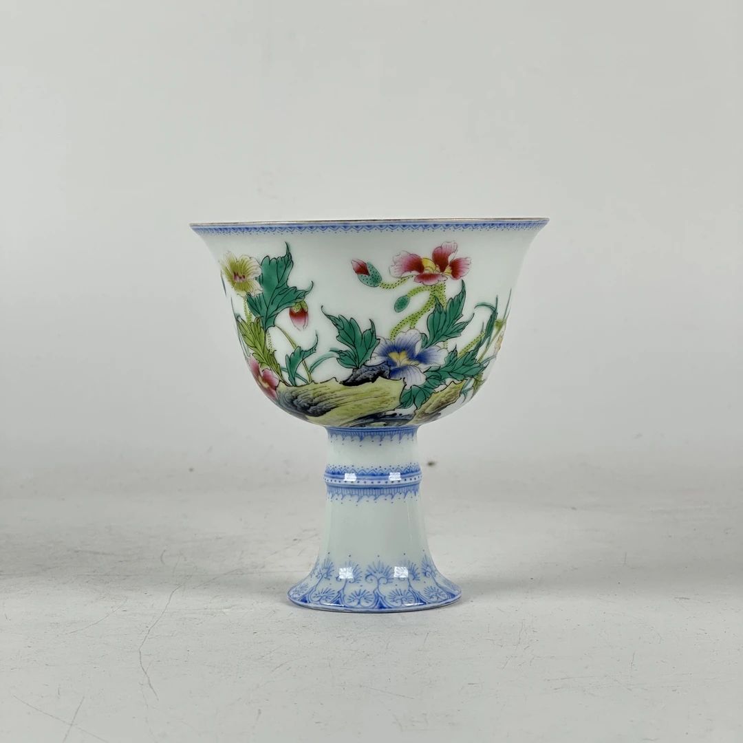 珐琅彩洞石花卉纹高足杯