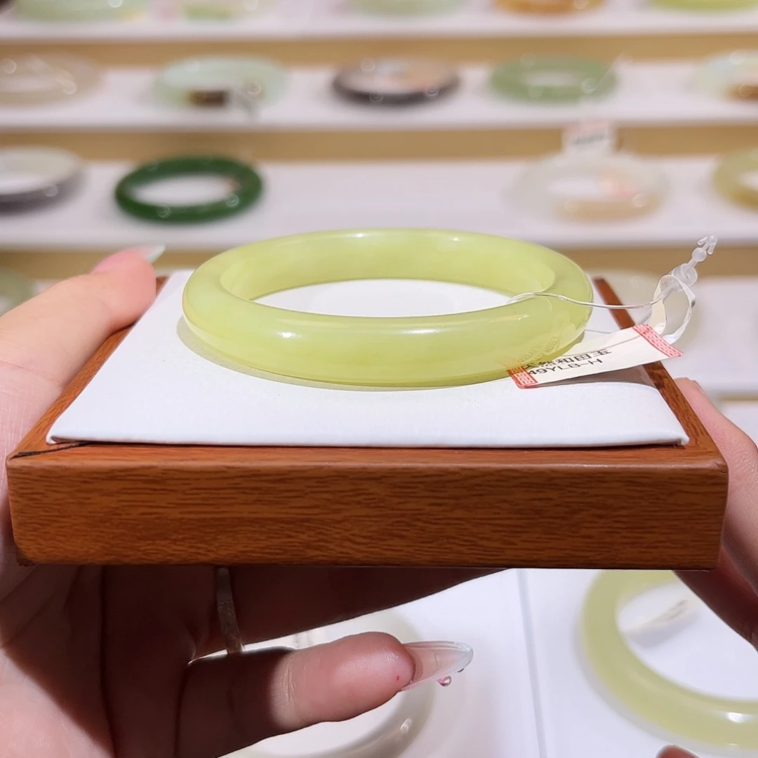 和田玉未镶嵌手镯黄口