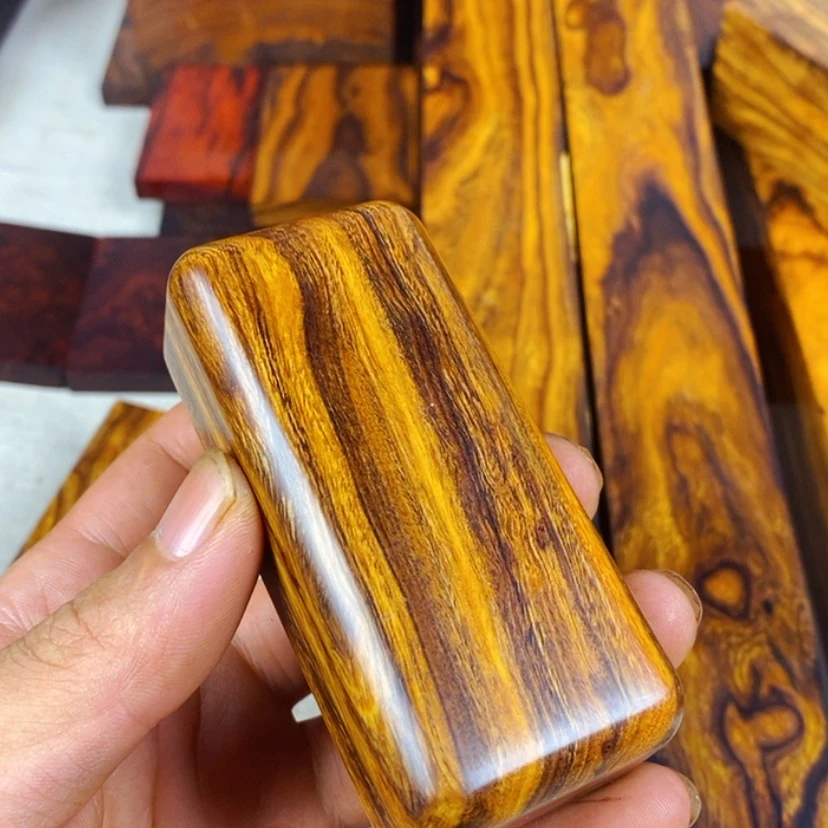 【闪购商品】ᥫ****美国沙漠铁木料把件