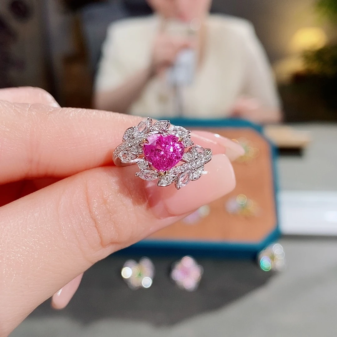 彩色蓝宝石戒指18K金镶嵌2.11ct无烧粉色