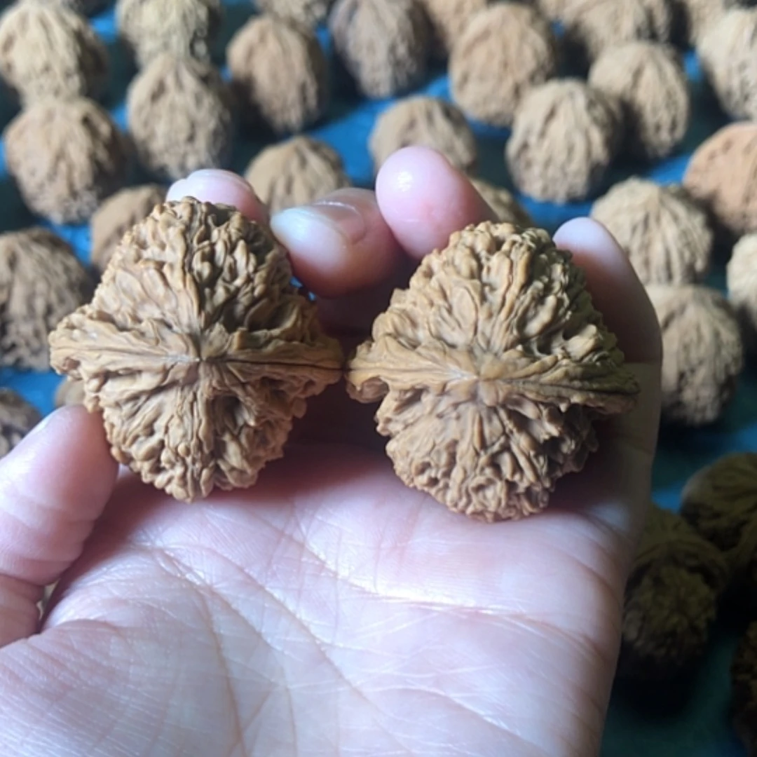 【闪购商品】文玩核桃把件全***光一代将