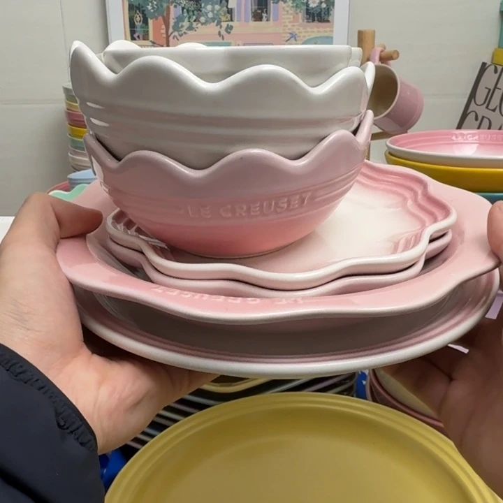 无瑕6个套组送一个粉白色花朵