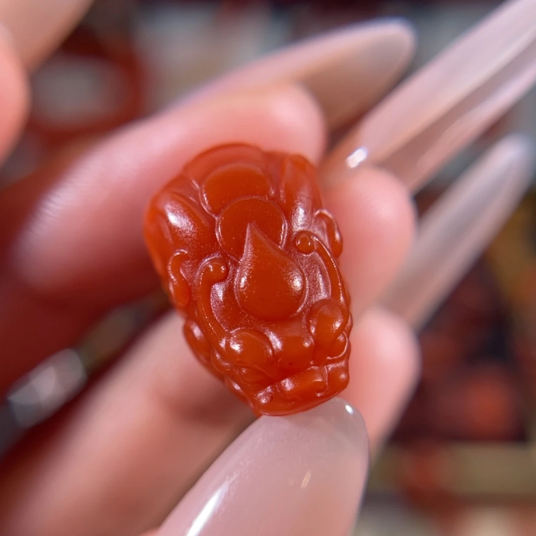 南红玛瑙貔貅三通对孔12.9未镶嵌