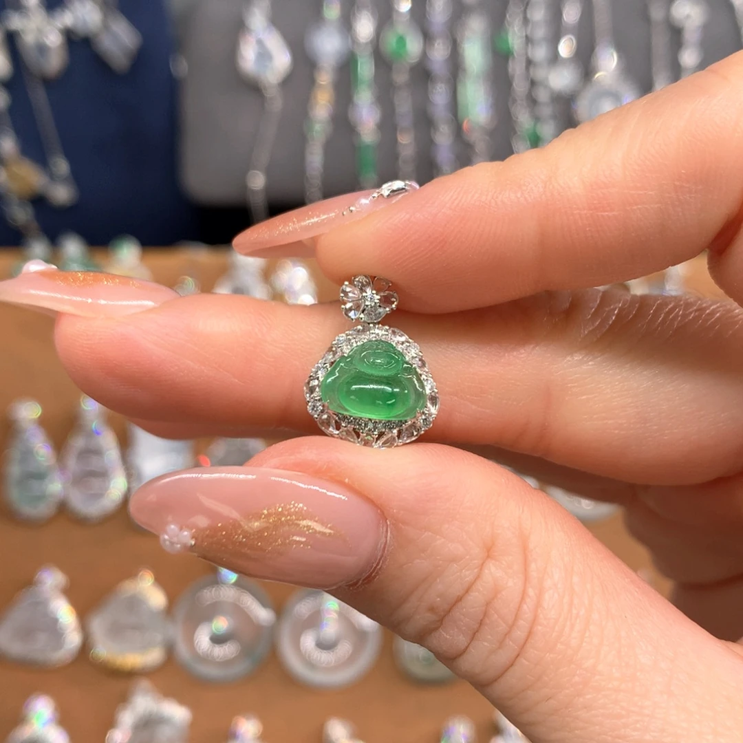 一***中翡翠18K金镶嵌颈饰绿佛公