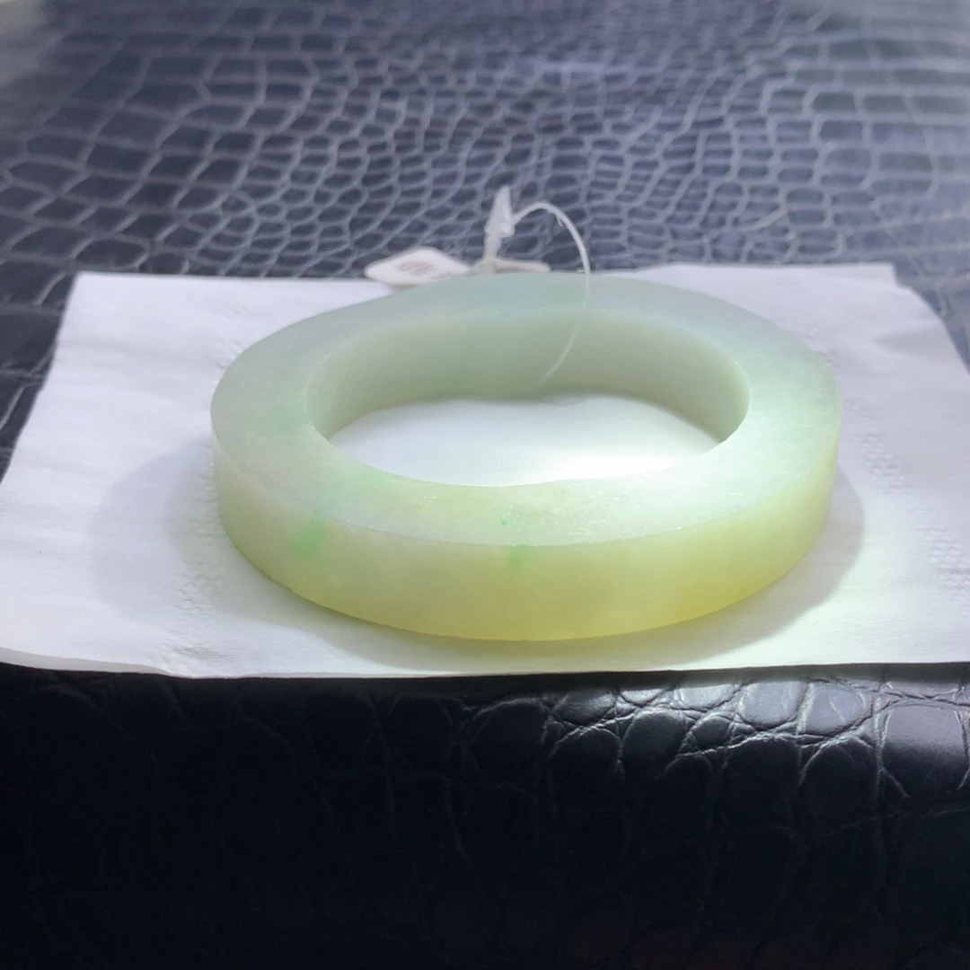 定制翡翠未镶嵌手镯
