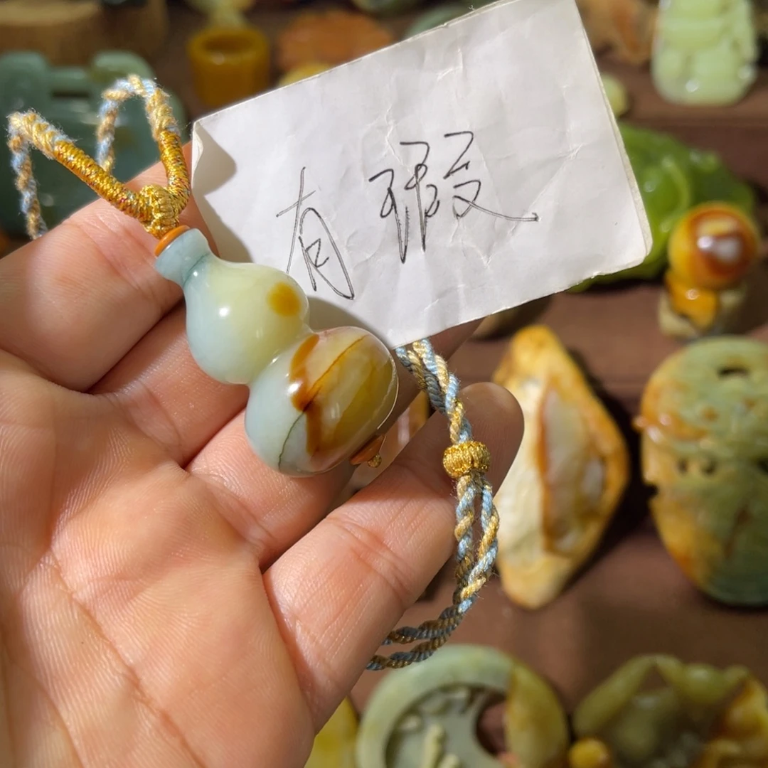 未镶嵌蛇纹石玉颈饰