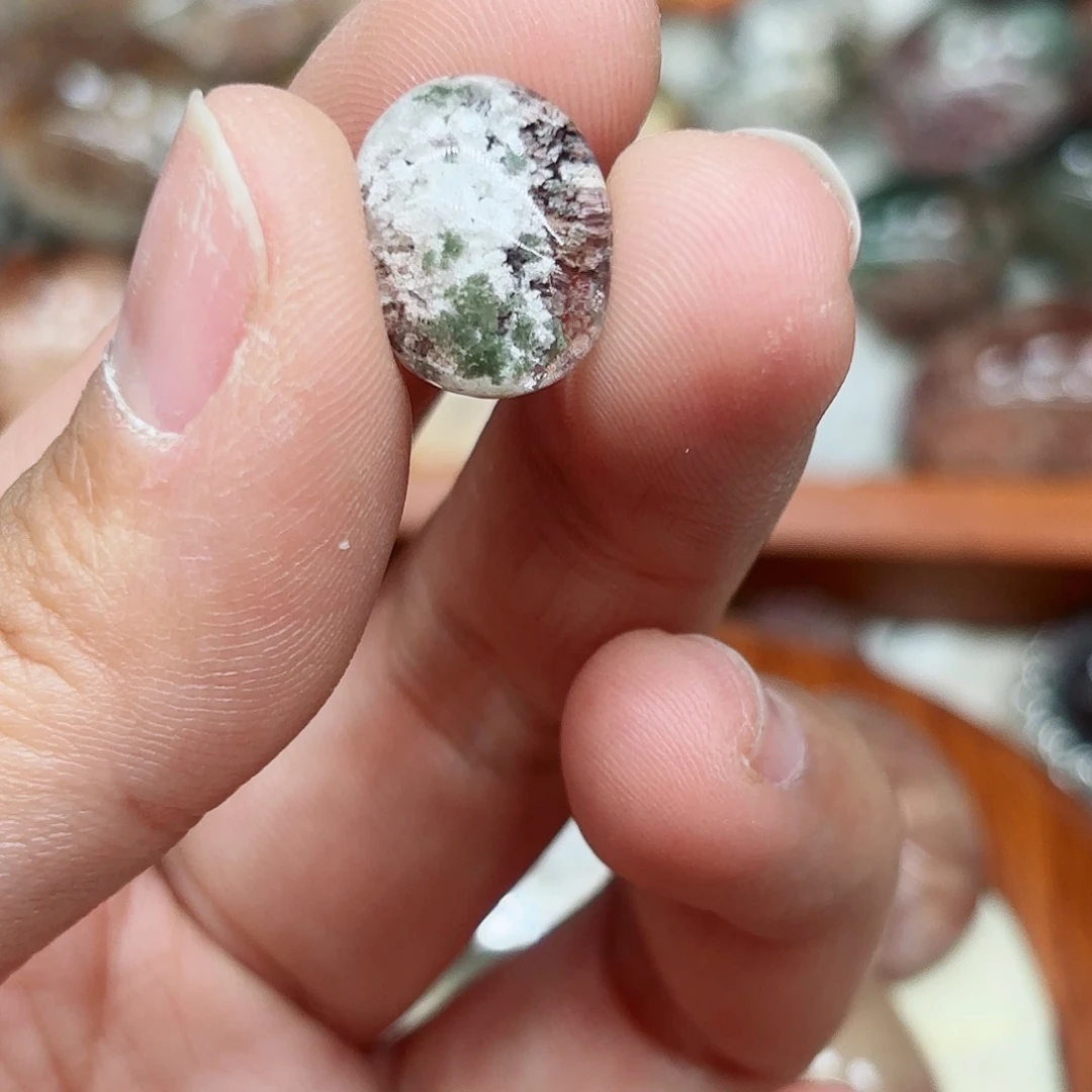 颈饰水晶未镶嵌水晶