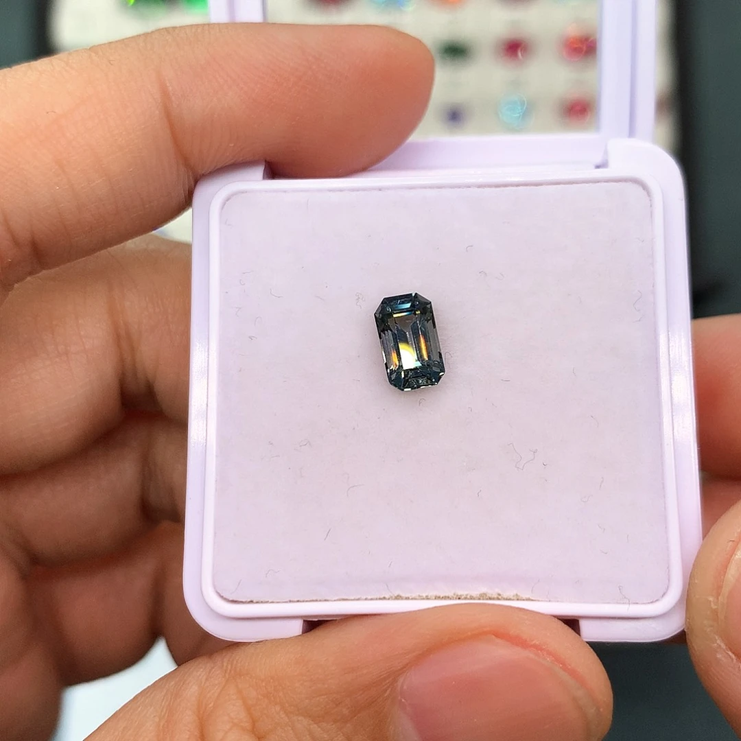 尖晶石裸石未镶嵌1.13克拉黑武士