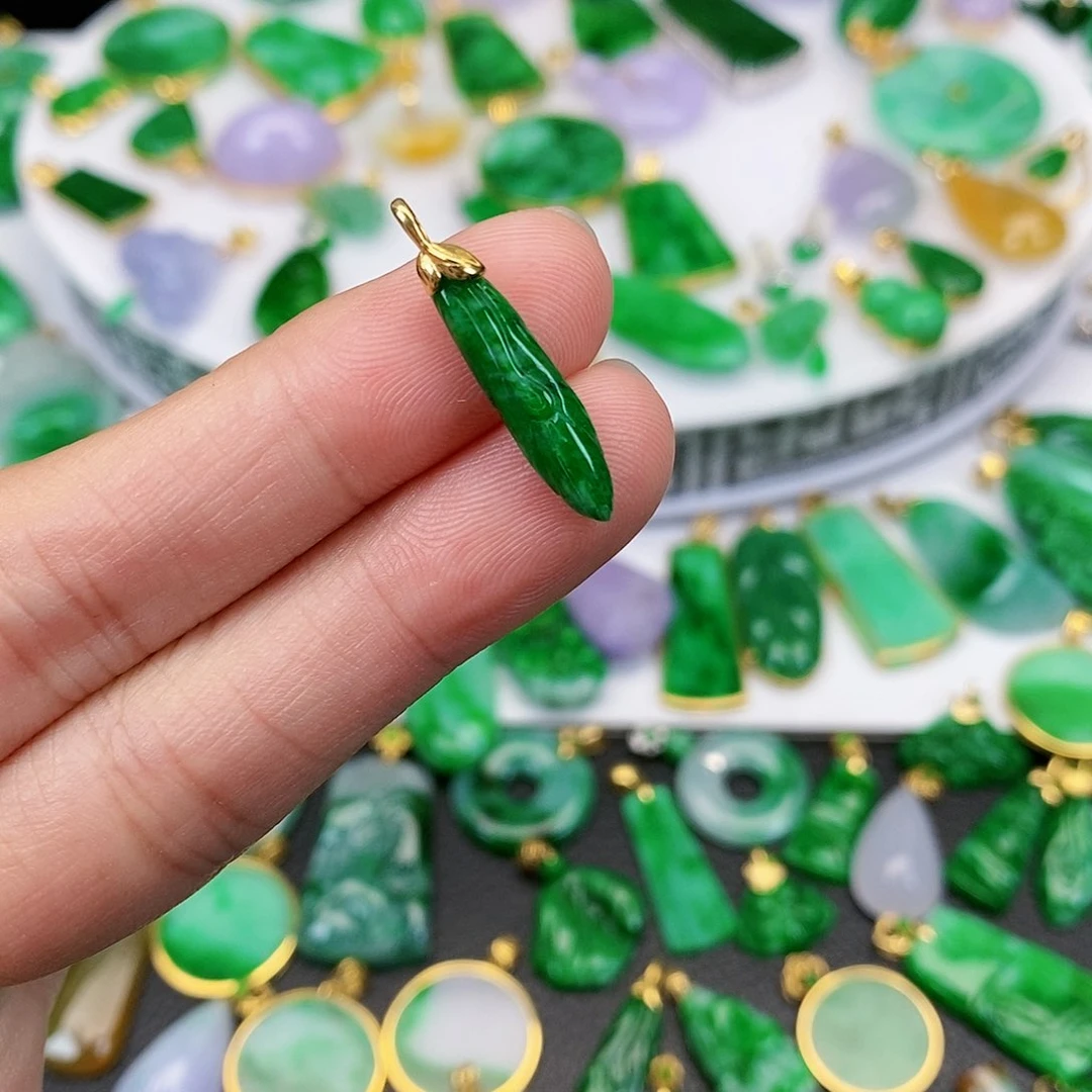 翡翠吊坠(不含链)18K金镶嵌