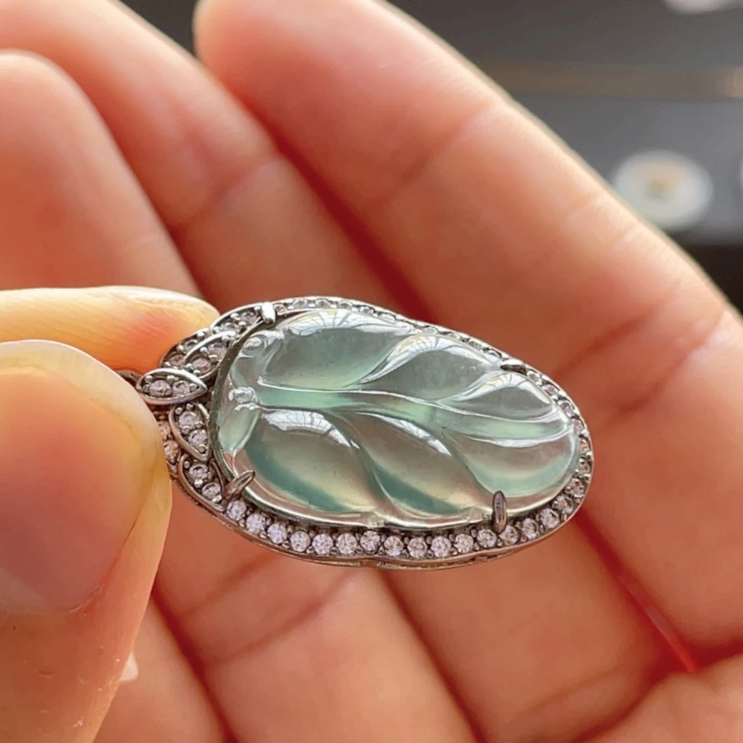 翡翠颈饰银S925镶嵌叶