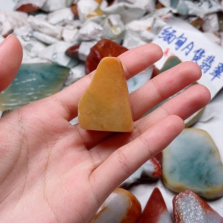 北***熊颈饰未镶嵌翡翠翡翠