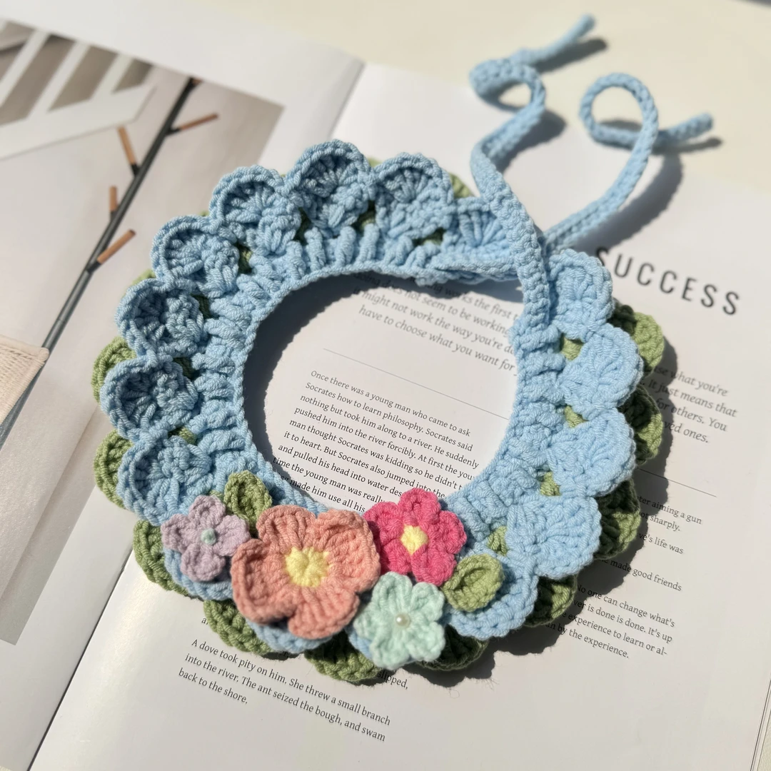 春日氛围手工钩织围巾可爱宠物围脖猫咪小狗拍照宠物围兜宠物服饰