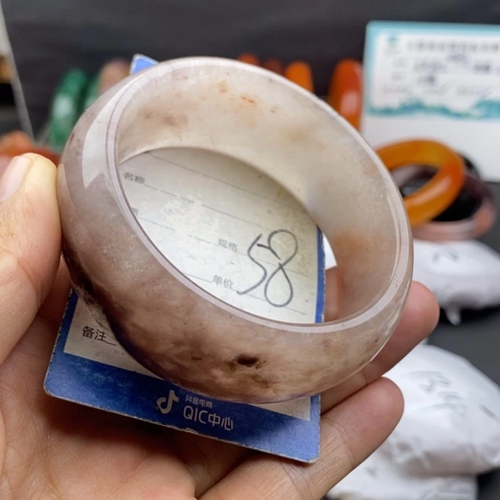 未镶嵌手镯石英质玉