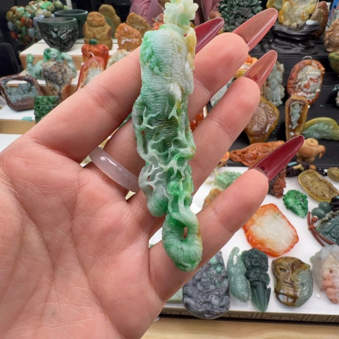 未镶嵌挂件翡翠天然缅甸