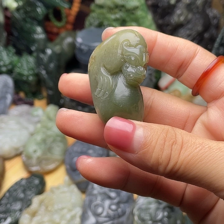 未镶嵌和田玉挂件