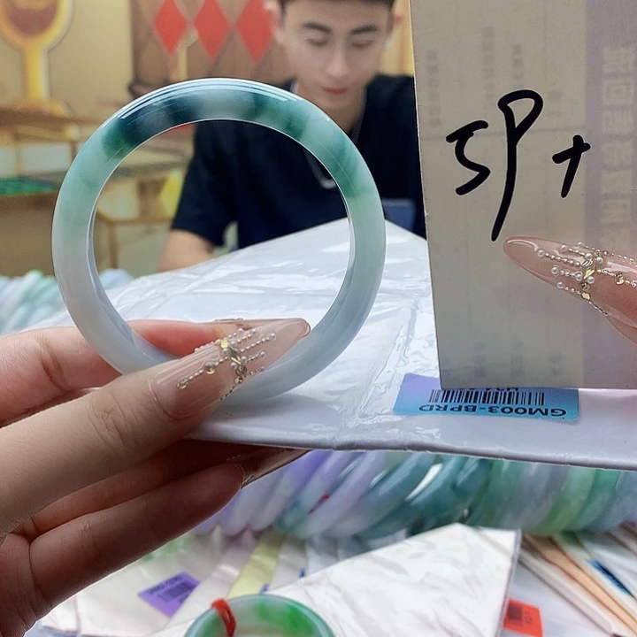 未镶嵌手镯翡翠nn