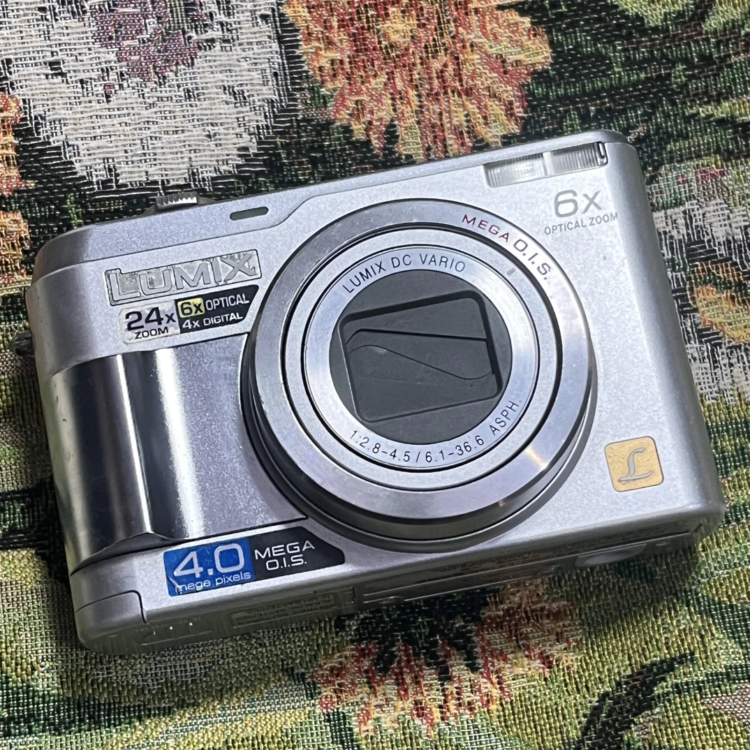 9新 Panasonic/松下 松下lz1 色彩浓郁 五号电池
